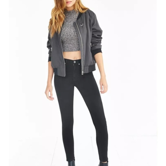 BDG Urban Outfitters Twig High-Rise Cropped Black denim size 26 - Picture 5 of 11